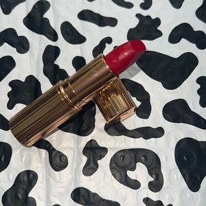 Charlotte tilbury carina’s love lipstick